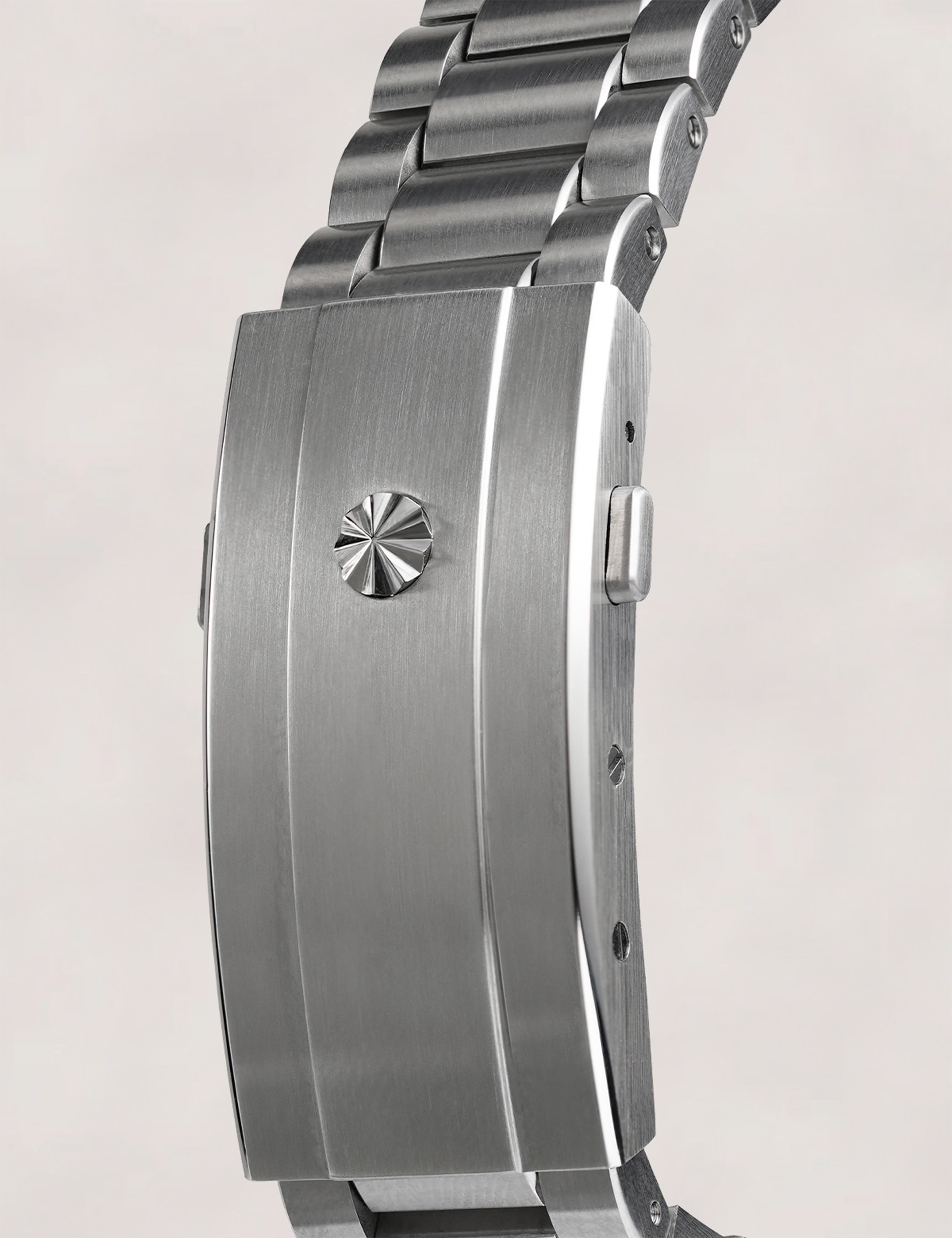 Evermont 38 (Gen²) Timepiece in Imperial Green