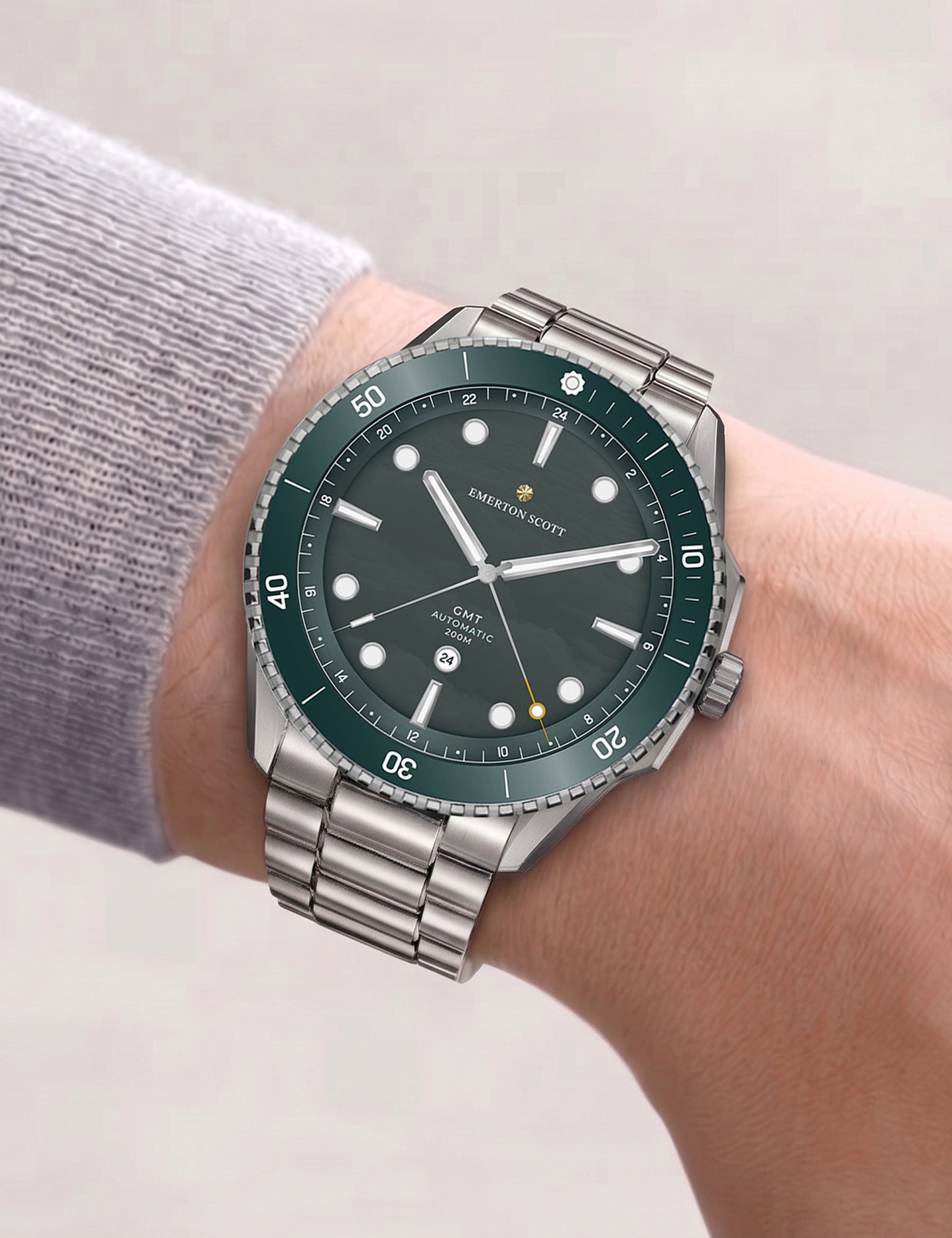 Masora GMT Timepiece in Eclipse Green